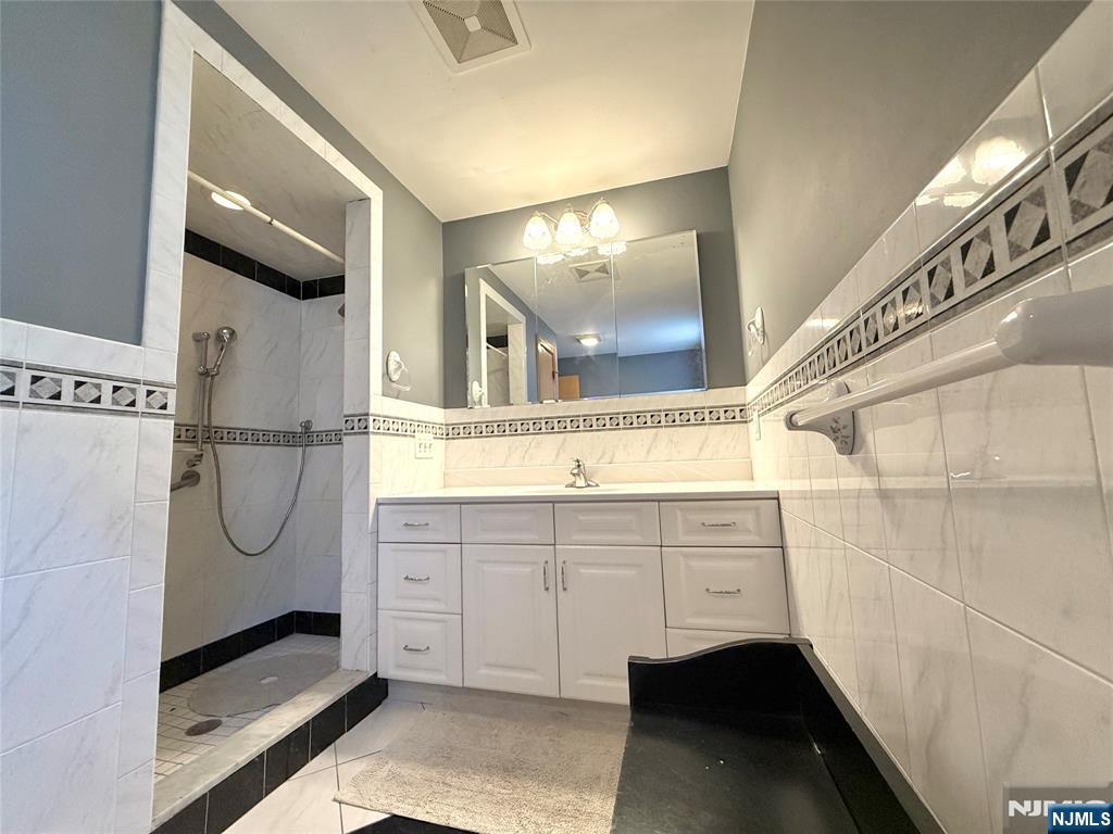 500 Jefferson Street Property Photo 22