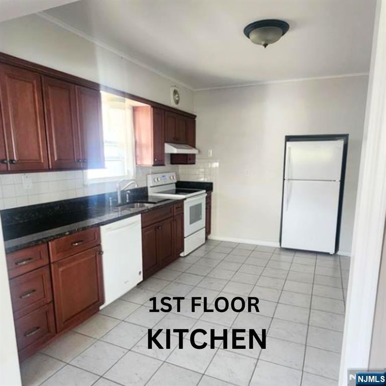 258 Everett Avenue Property Photo 11