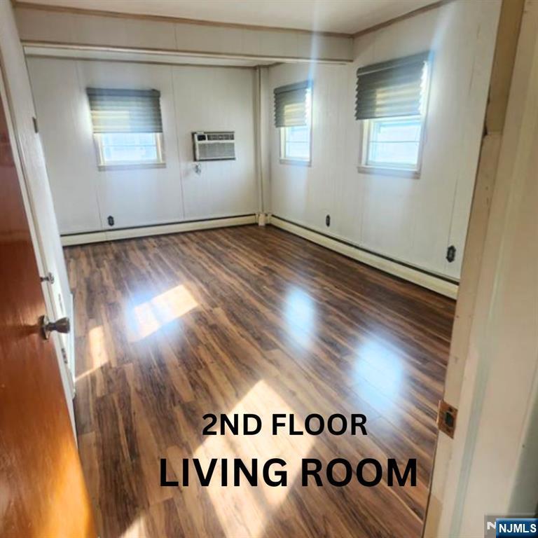 258 Everett Avenue Property Photo 13