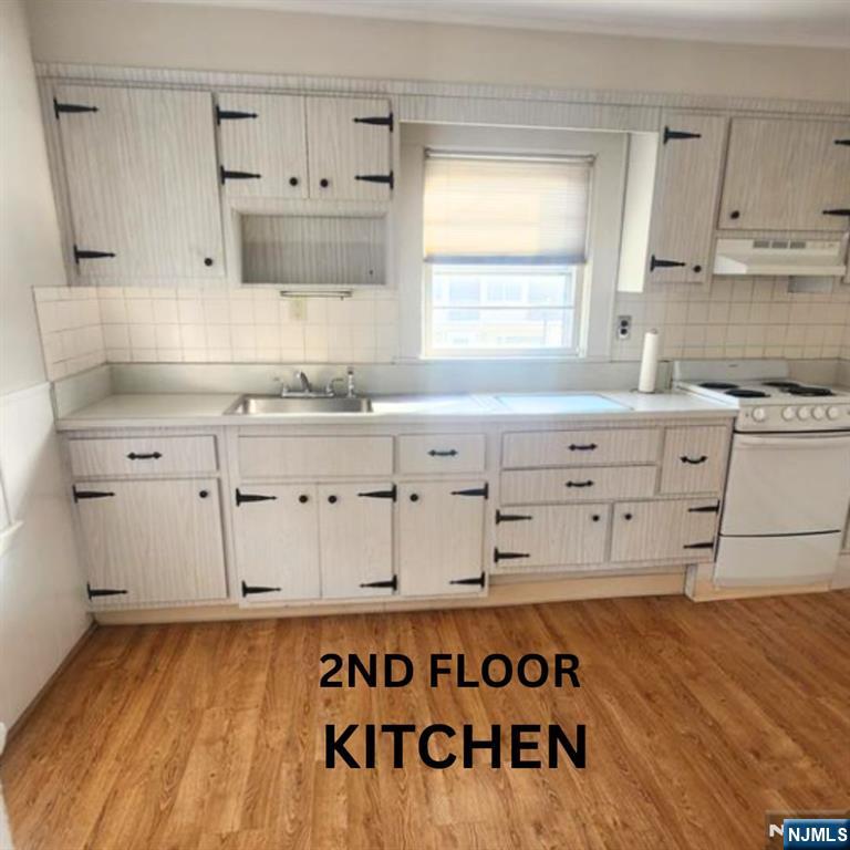 258 Everett Avenue Property Photo 16