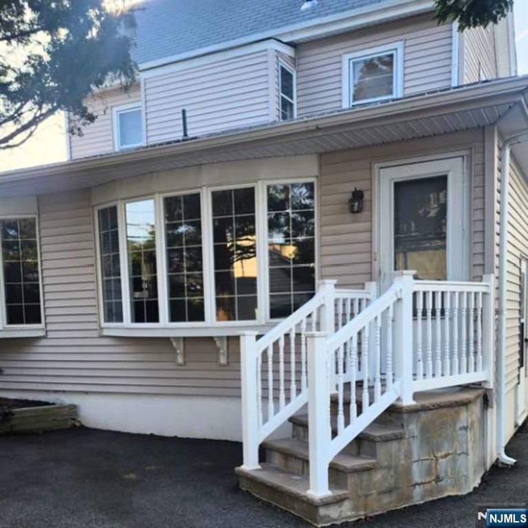258 Everett Avenue Property Photo 17