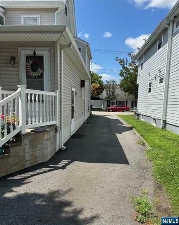 258 Everett Avenue Property Photo 19
