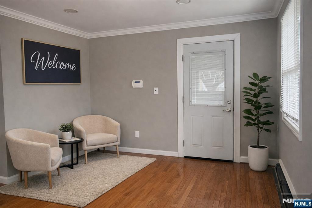 258 Everett Avenue Property Photo 3