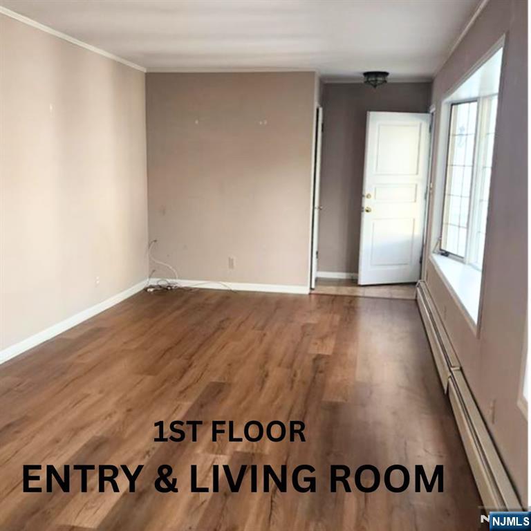 258 Everett Avenue Property Photo 6