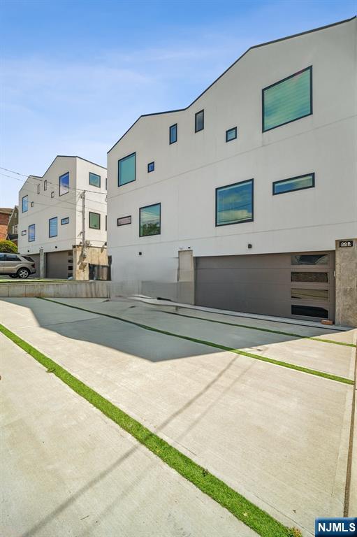 66b Henry Avenue Property Photo 2