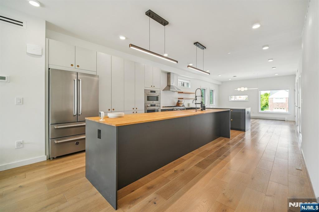 66b Henry Avenue Property Photo 3