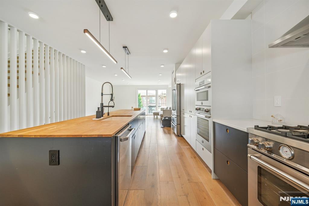 66b Henry Avenue Property Photo 14