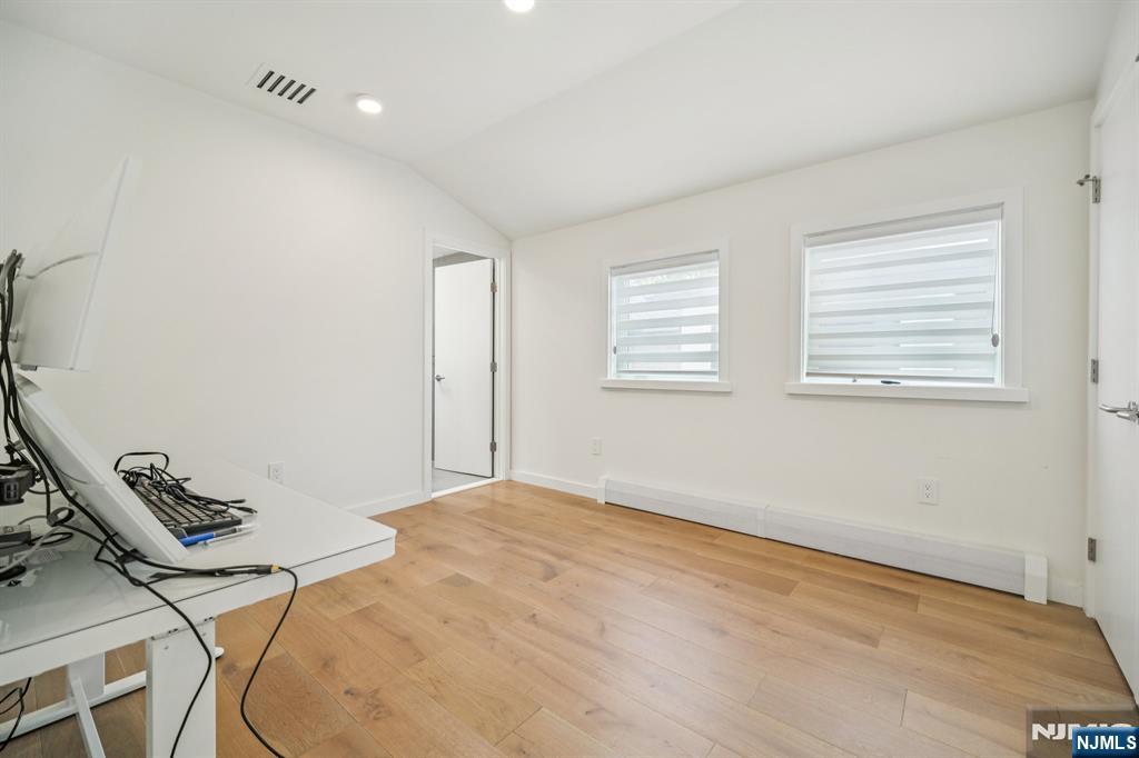 66b Henry Avenue Property Photo 19
