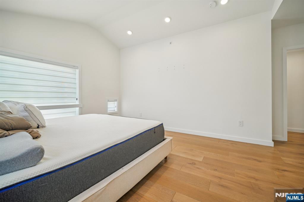 66b Henry Avenue Property Photo 26