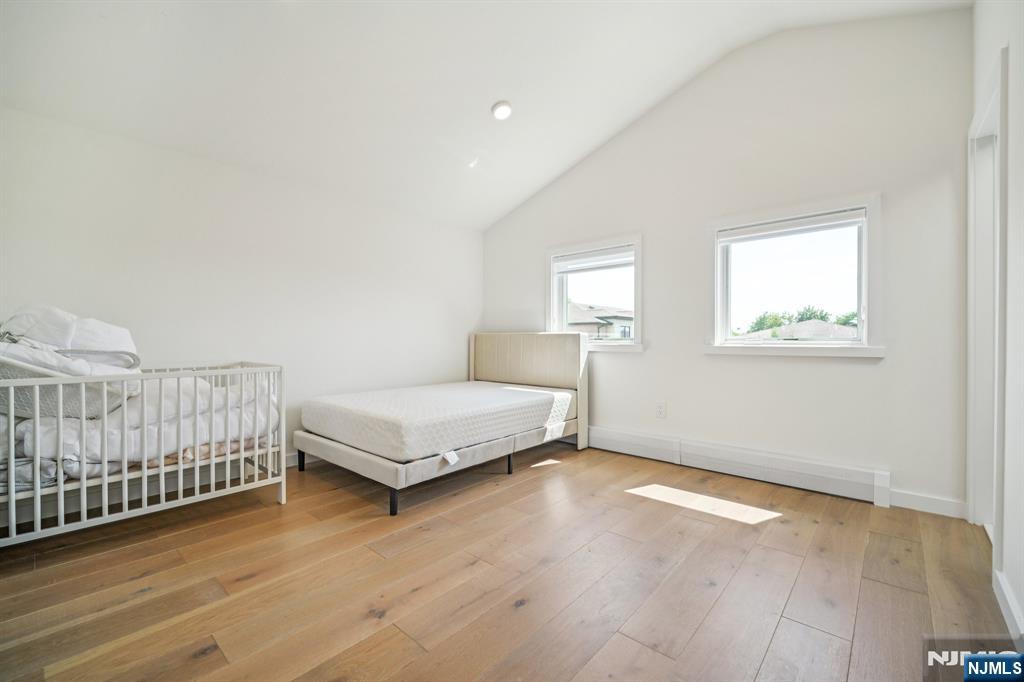 66b Henry Avenue Property Photo 28