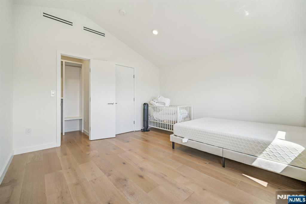 66b Henry Avenue Property Photo 29