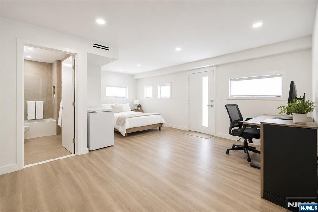 66b Henry Avenue Property Photo 32