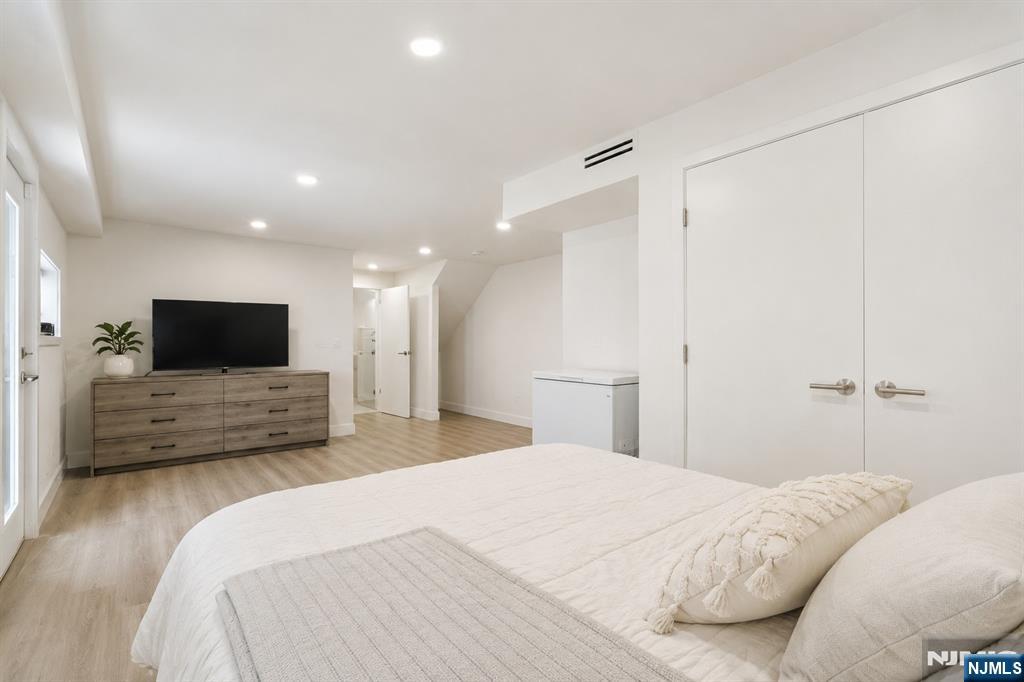 66b Henry Avenue Property Photo 34
