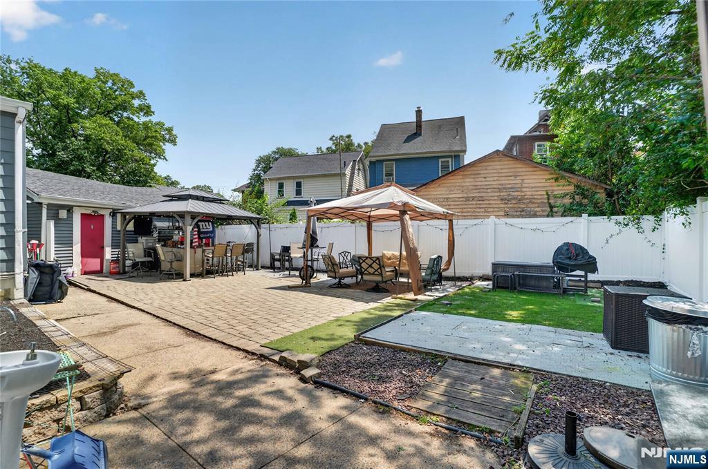 59 Glenwood Avenue Property Photo 3