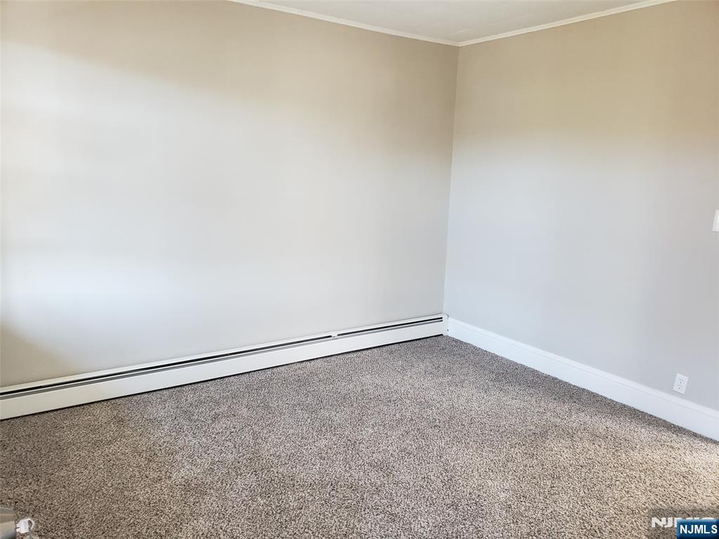 610 Cortlandt Street Property Photo 6