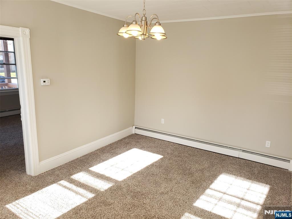 610 Cortlandt Street Property Photo 8