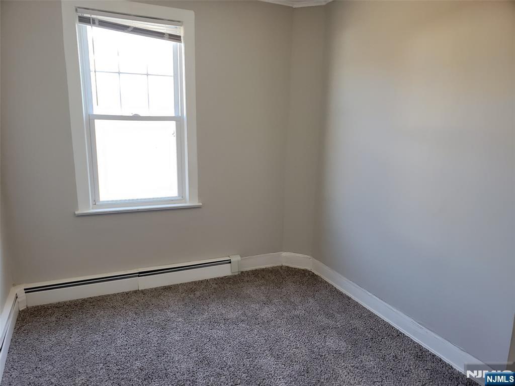 610 Cortlandt Street Property Photo 10