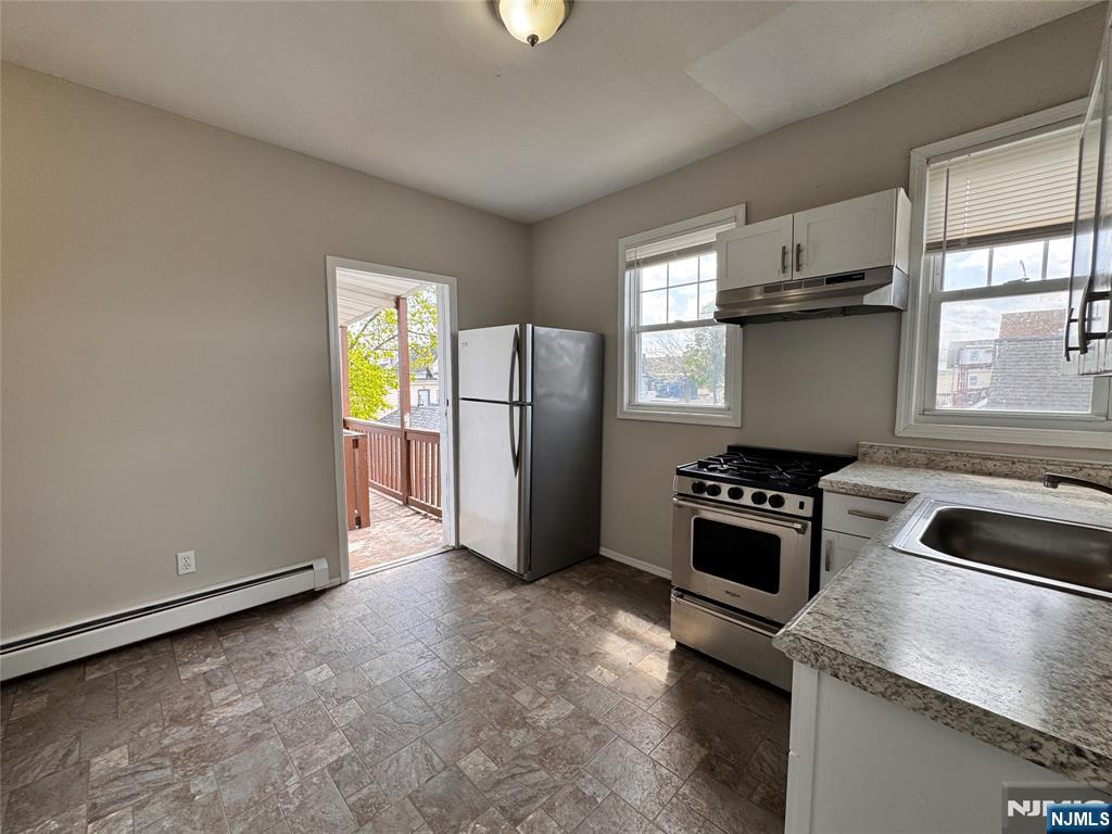 610 Cortlandt Street Property Photo 19
