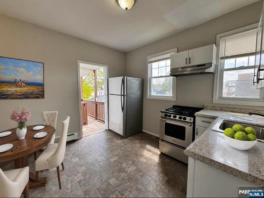 610 Cortlandt Street Property Photo 20