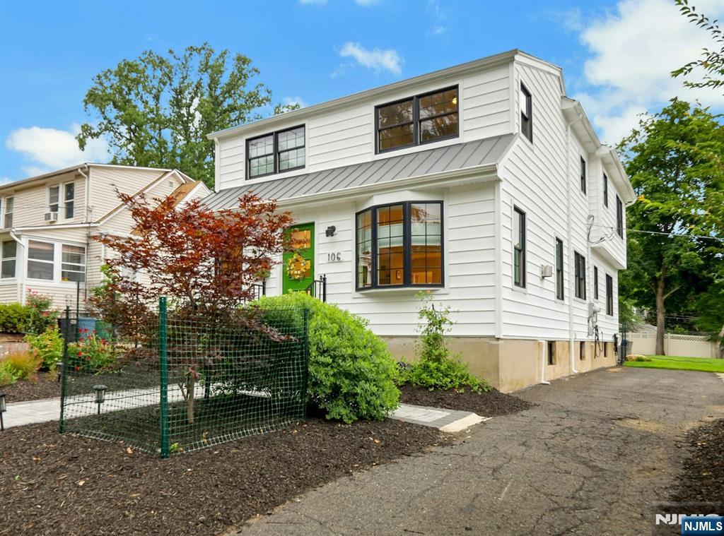 106 Lake Street Property Photo 1