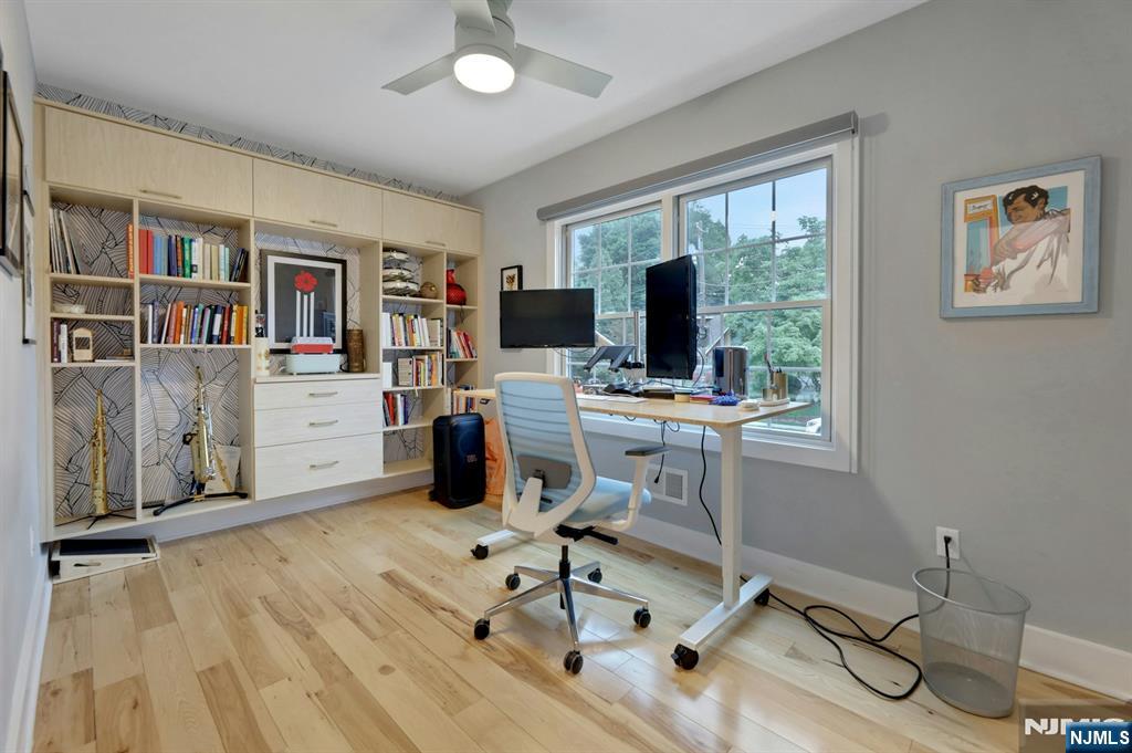 106 Lake Street Property Photo 8