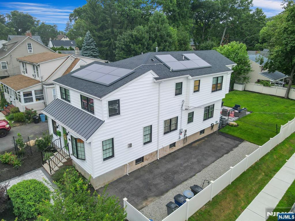 106 Lake Street Property Photo 35