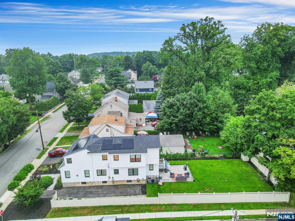 106 Lake Street Property Photo 45