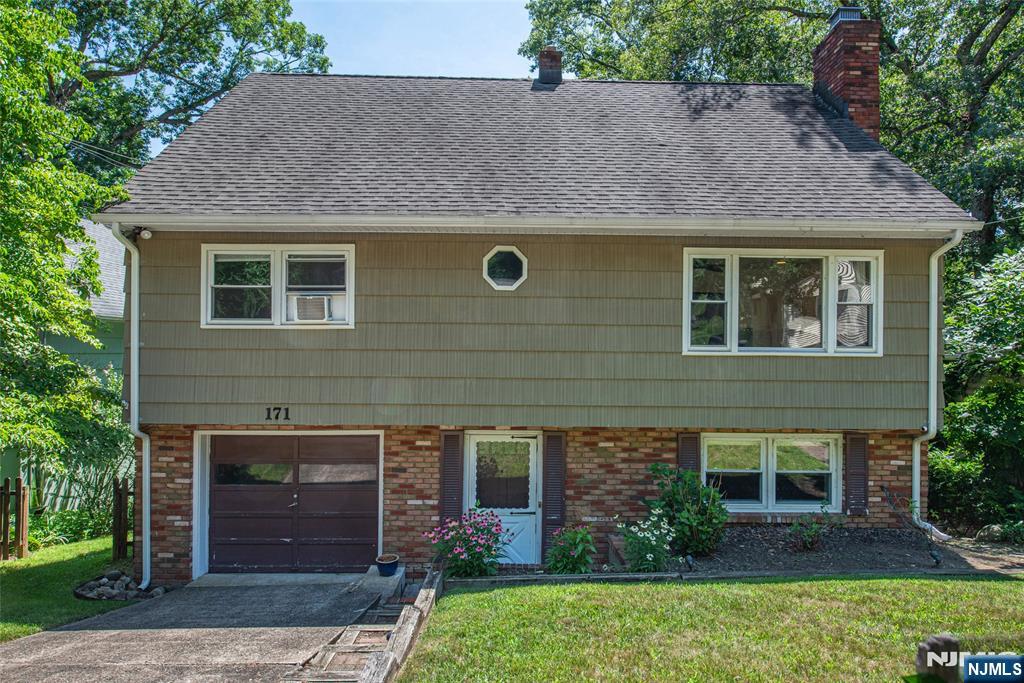171 Skyline Lake Drive Property Photo 1