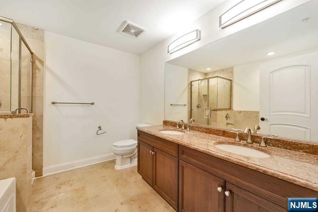 2315 The Plaza 2315 Property Photo 14