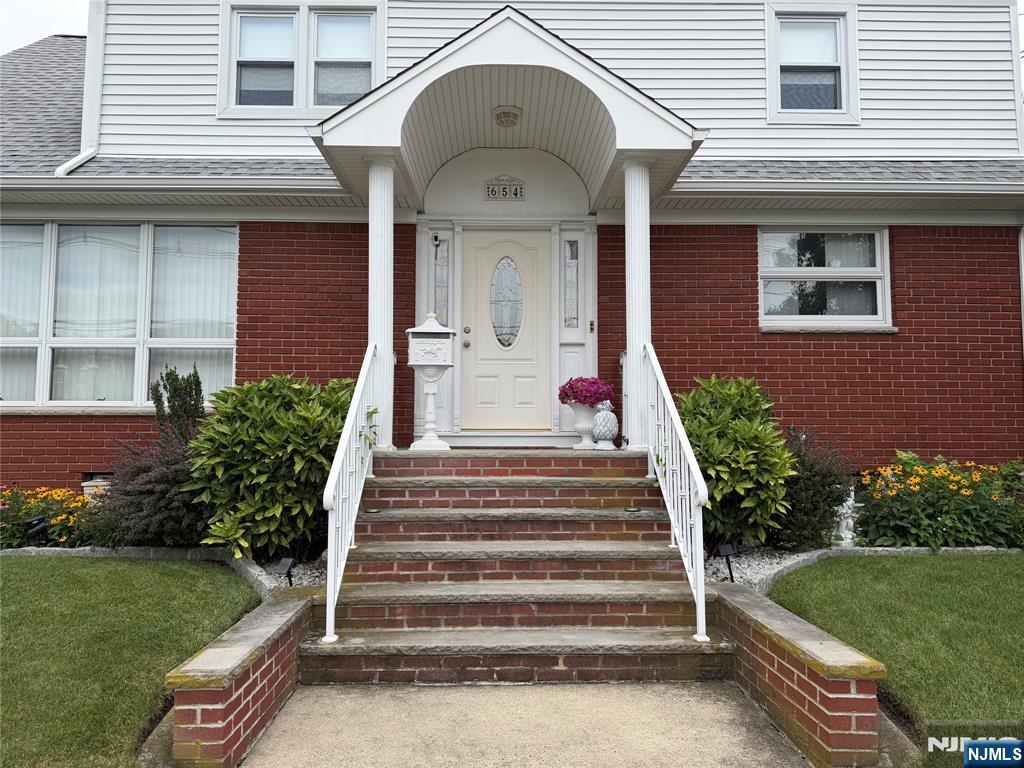 654 Chase Avenue 2 Property Photo 2