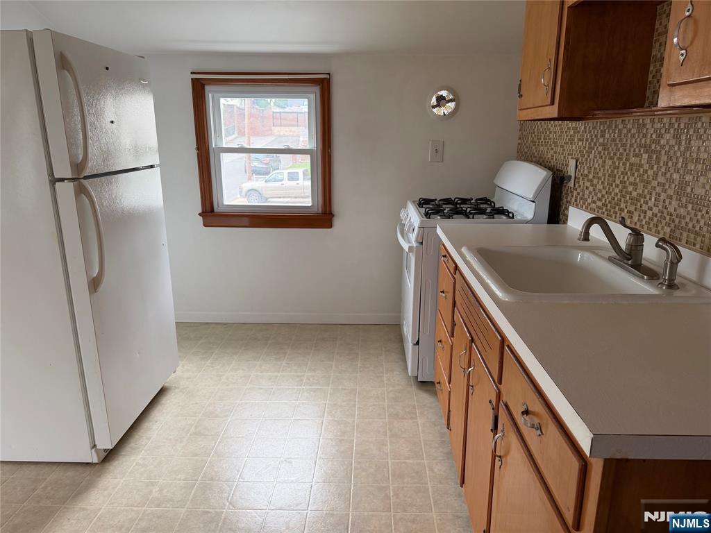 654 Chase Avenue 2 Property Photo 12