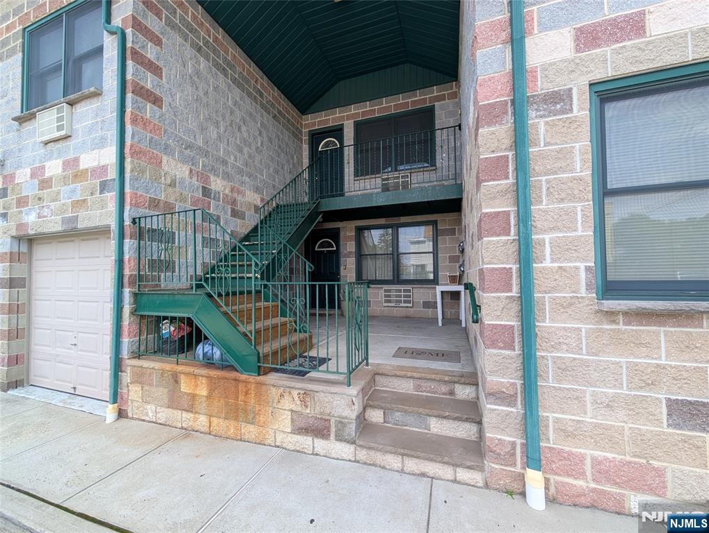 80 Schuyler Avenue 5 Property Photo 2