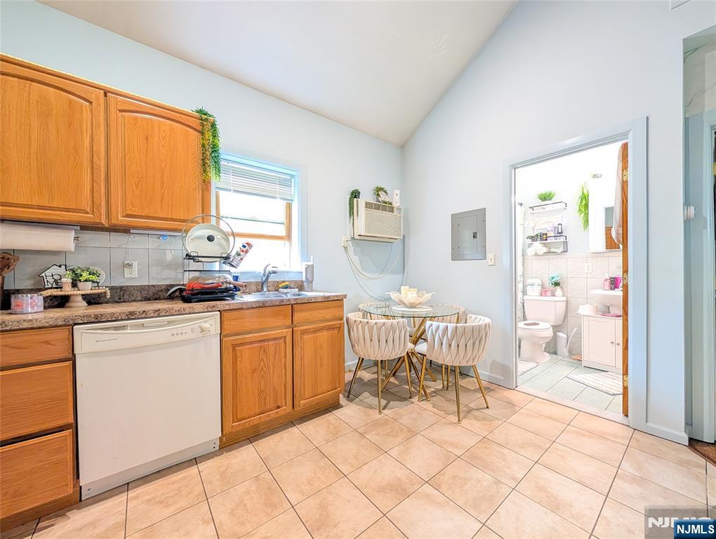 80 Schuyler Avenue 5 Property Photo 5