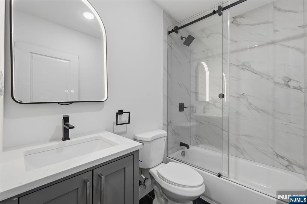 434 10th Street Property Photo 7