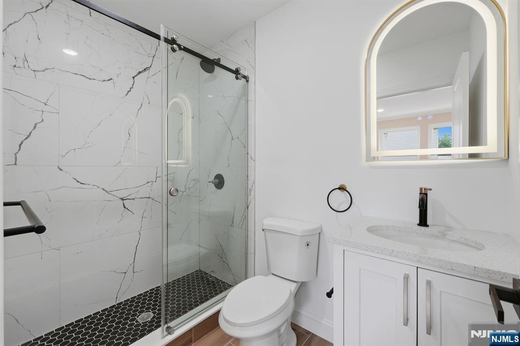 434 10th Street Property Photo 13