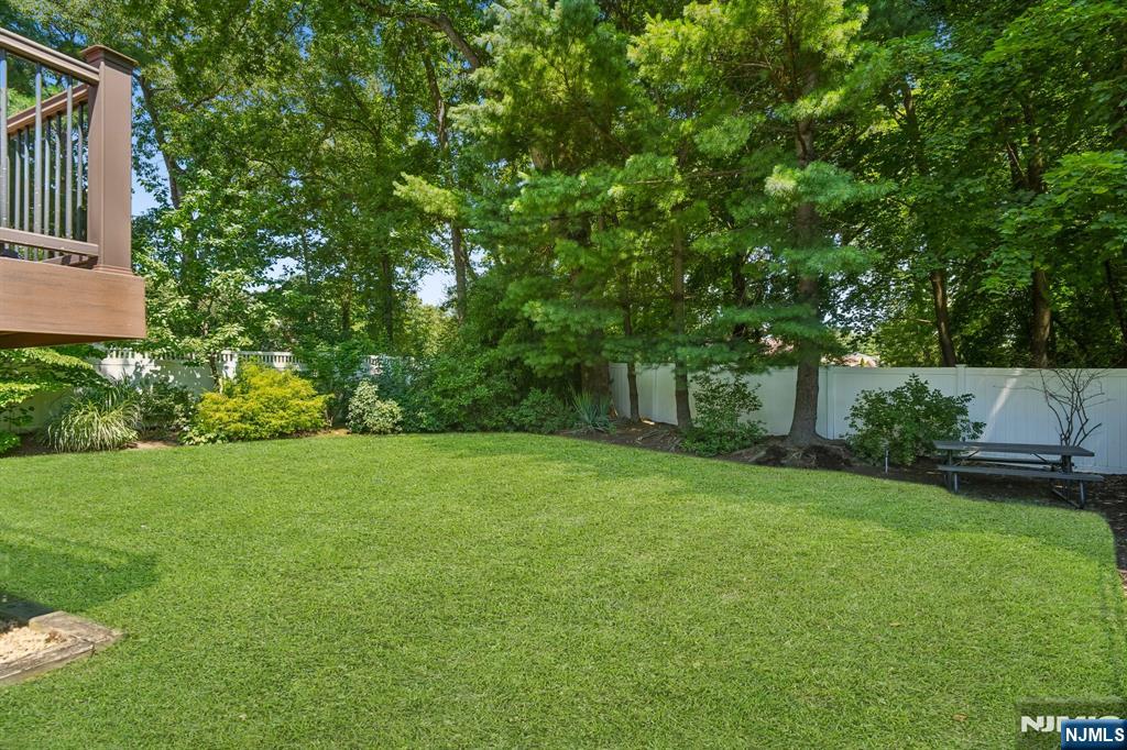 87 Irving Avenue Property Photo 13
