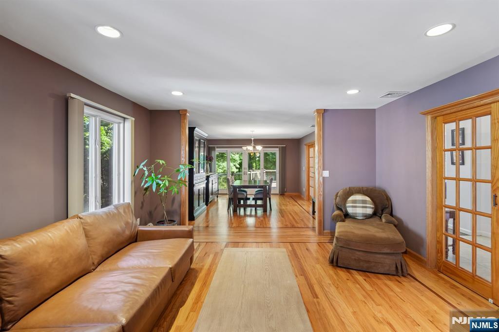 87 Irving Avenue Property Photo 20