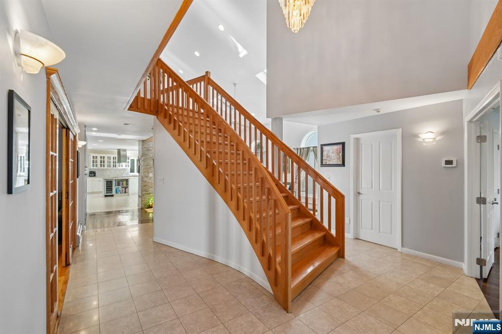 87 Irving Avenue Property Photo 25