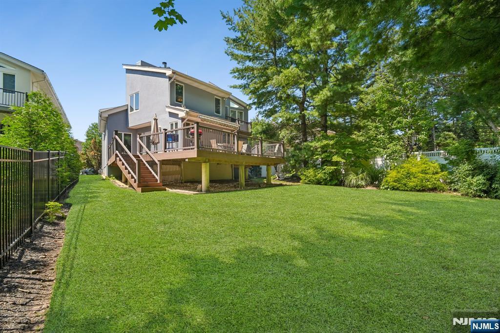 87 Irving Avenue Property Photo 43