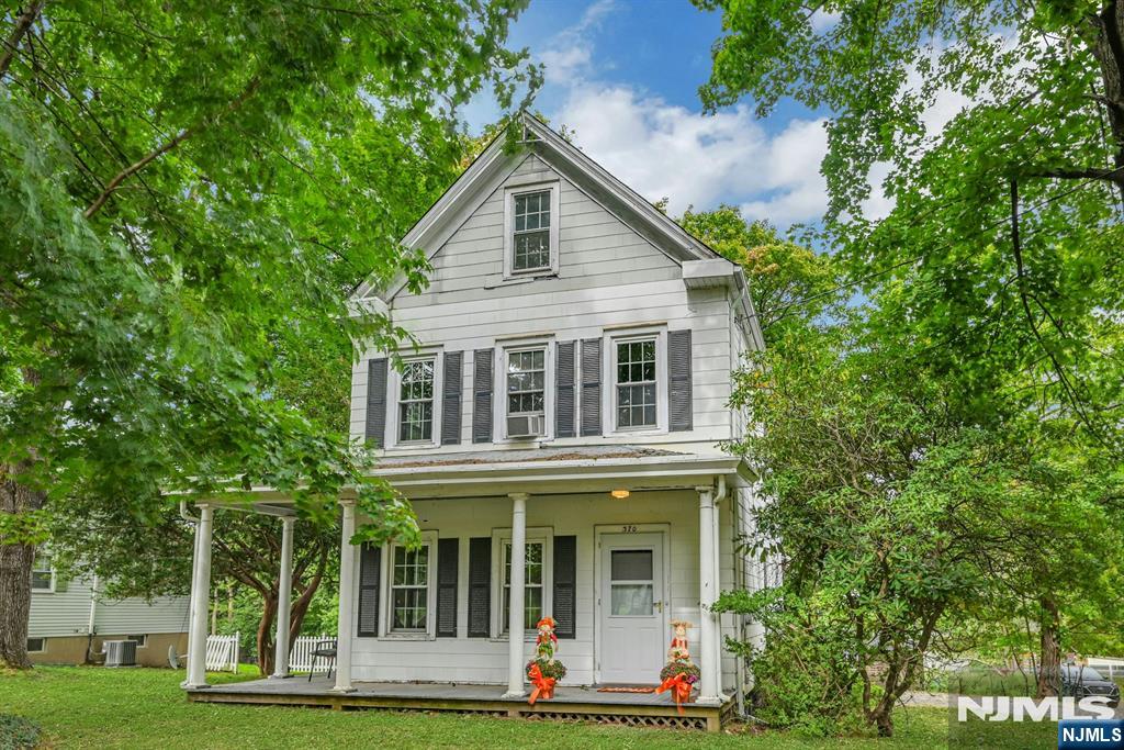 370 Sicomac Avenue Property Photo 1