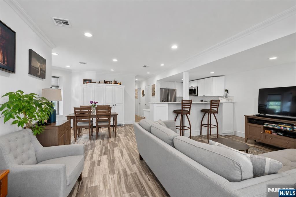 901 Palisade Avenue 1 Property Photo 1
