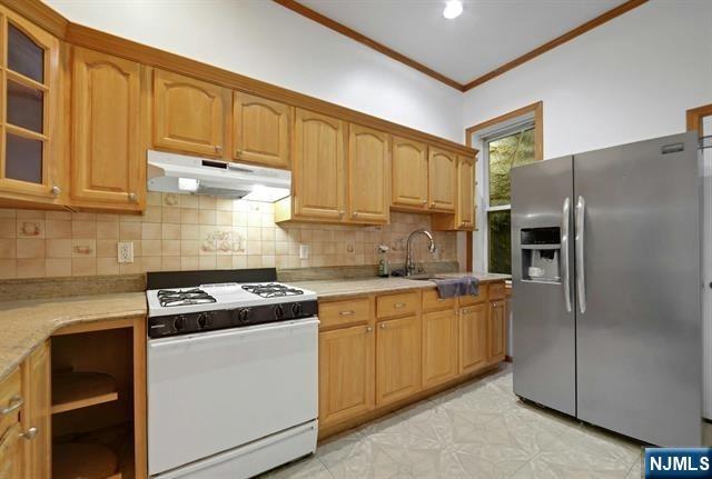 300 49th Street Property Photo 10