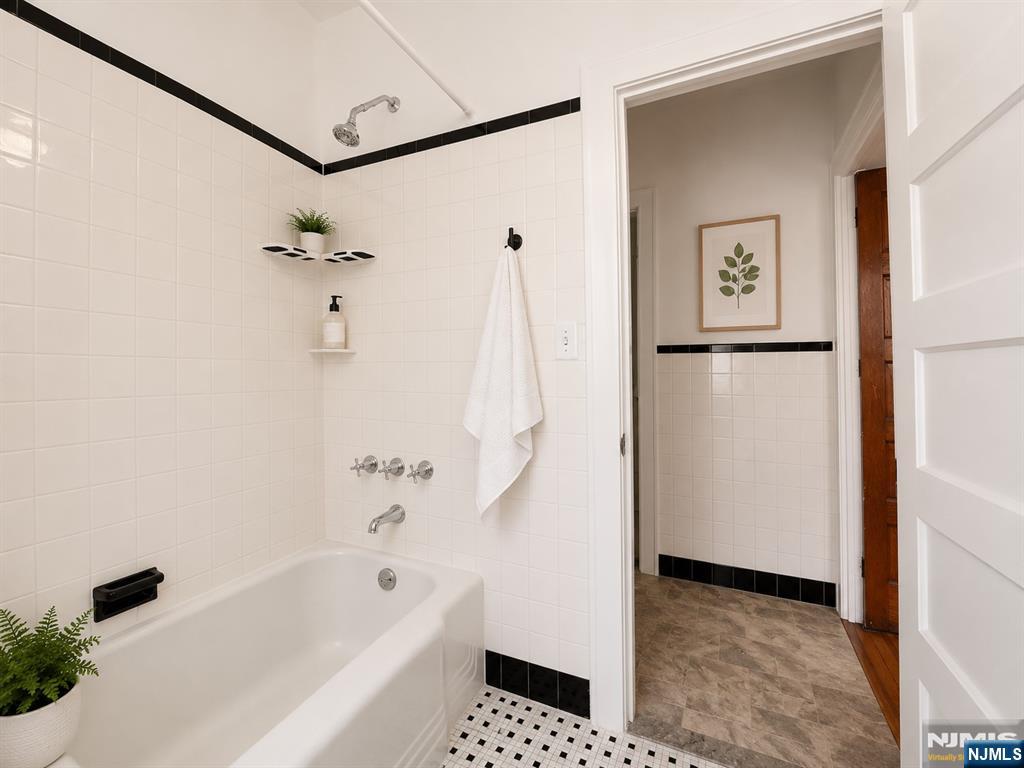 410 William Street 2 Property Photo 8