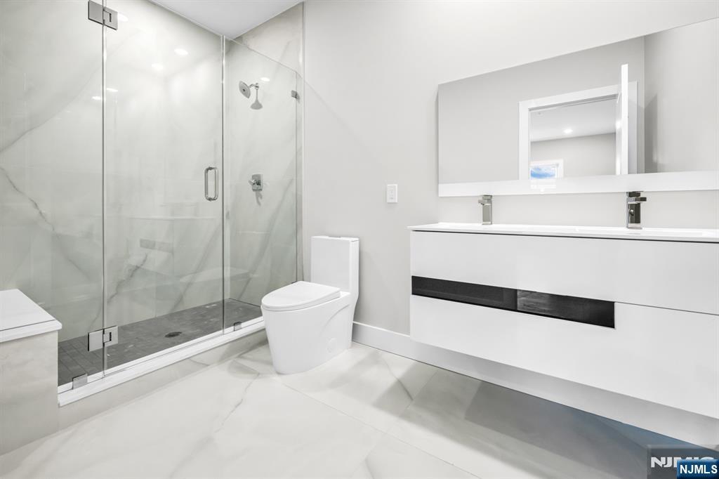 66 Mount Prospect Avenue 15 Property Photo 6
