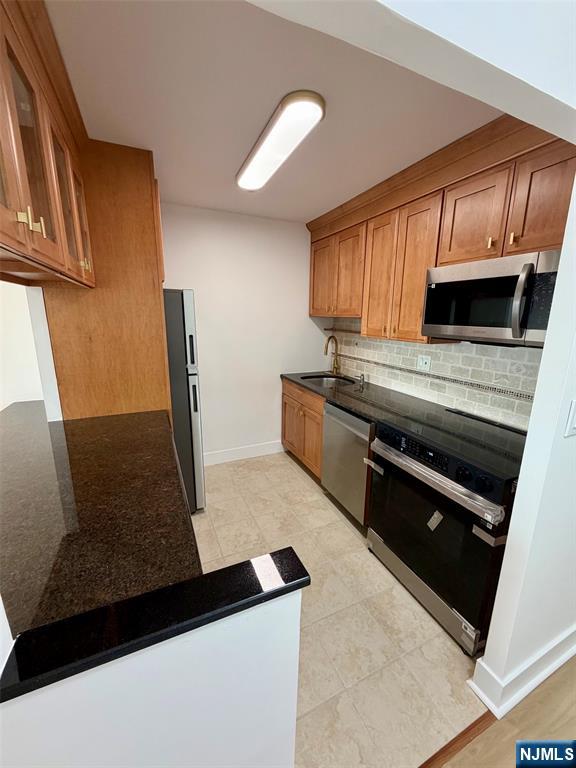 770 Anderson Avenue 14c Property Photo 2