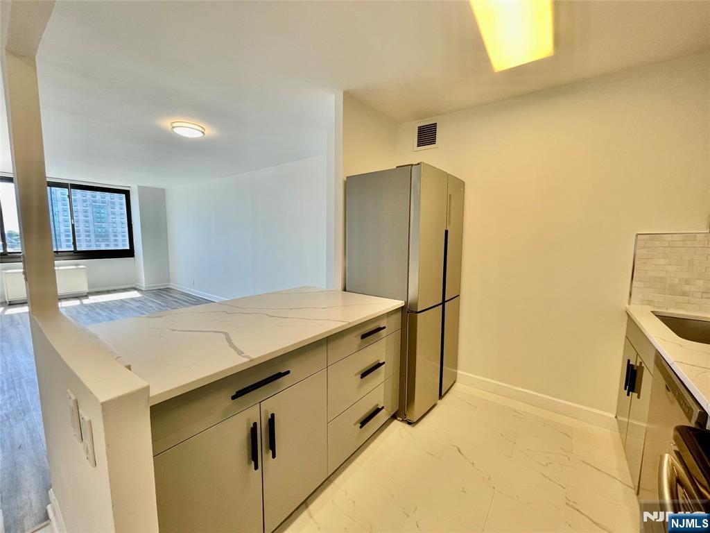 770 Anderson Avenue 9c Property Photo 2