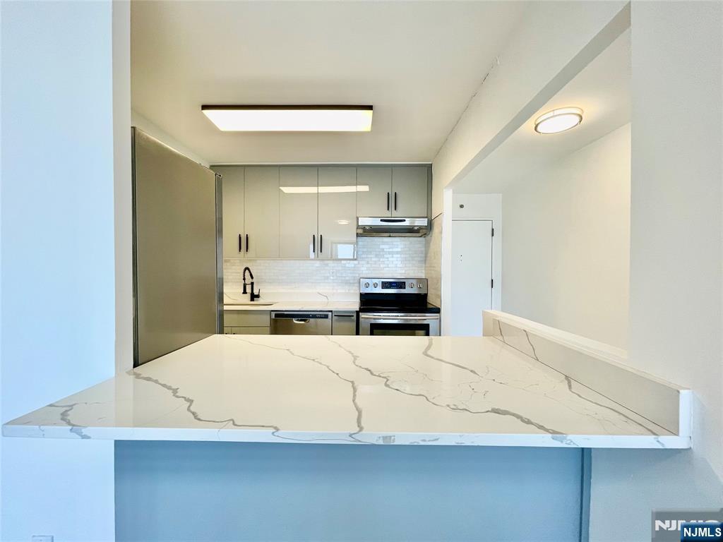 770 Anderson Avenue 9c Property Photo 4