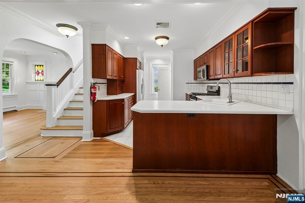 8 Laurel Avenue Property Photo 8