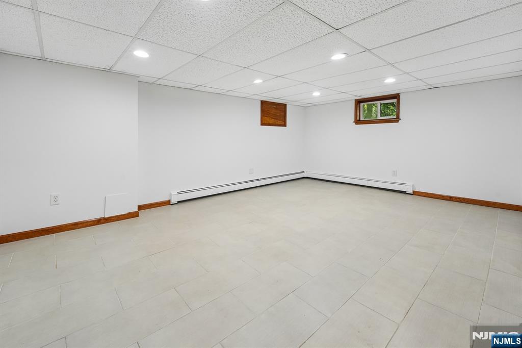 8 Laurel Avenue Property Photo 18