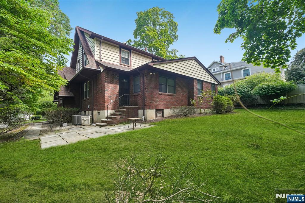 8 Laurel Avenue Property Photo 22